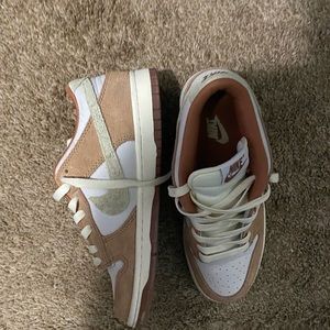 Women dunks worn once size 8